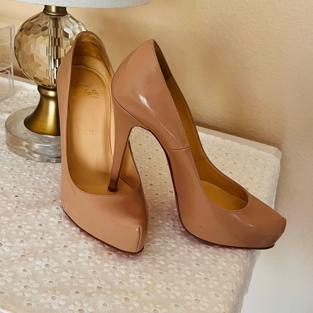 Louboutin Nude Pumps!!
